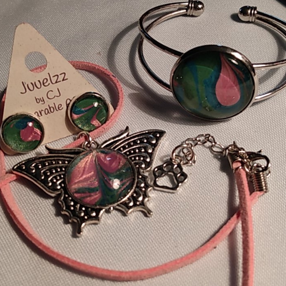 Jewelry Necklace earrings and bracelet